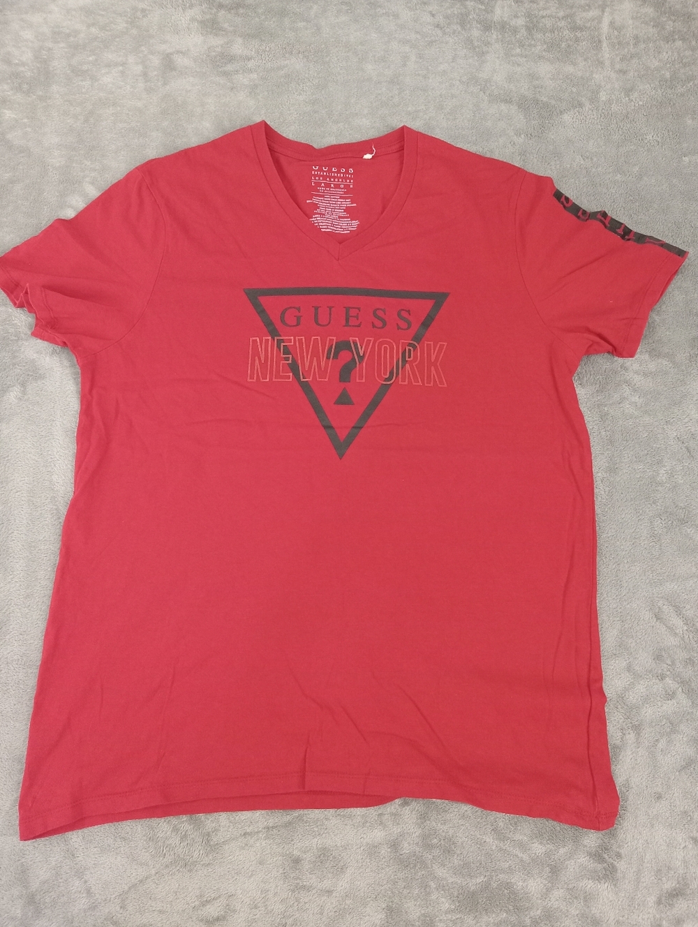 GUESS Men’s Red V-Neck Logo Tee Size Large